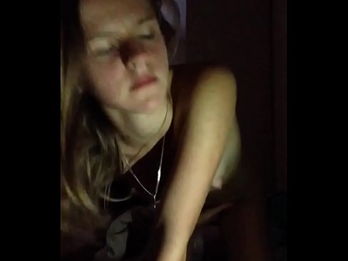 ❤️ Stúlka sjálfsfróar sér og kúrir ❌ Gæðaklám hjá okkur ❌